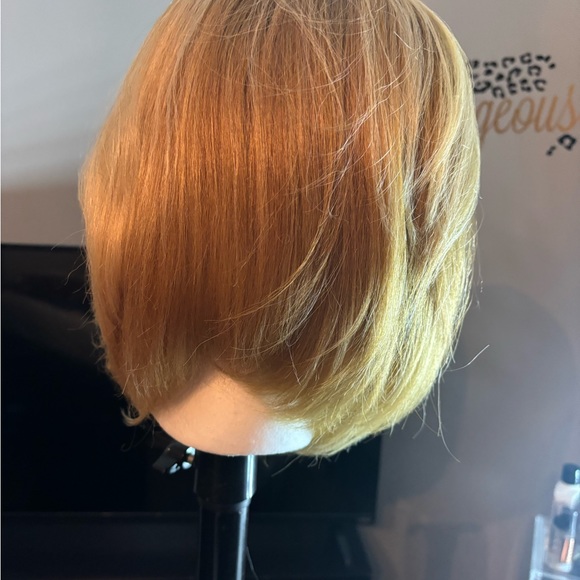 WIG - Picture 5 of 6